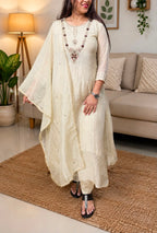 ELEGANT NECKLESS SUIT